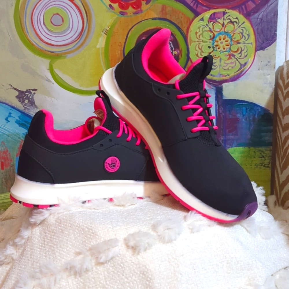 Women's Body Glove Monza Sneaker size 8
